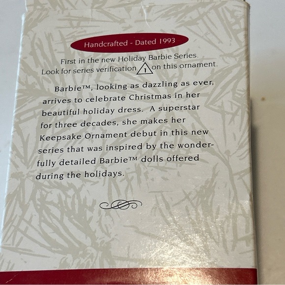 1993 Holiday Barbie Hallmark ornament 1st in series - Picture 3 of 7